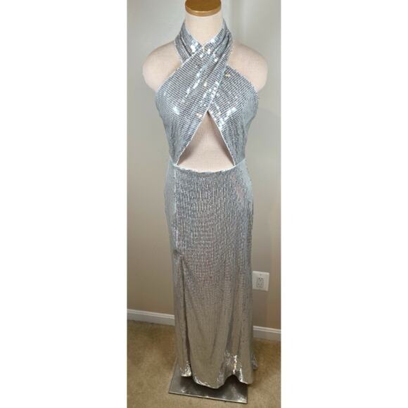 Alice + Olivia May Halterneck Silver Sequin Embellished Cutout Maxi Dress Size 8 - Picture 4 of 9